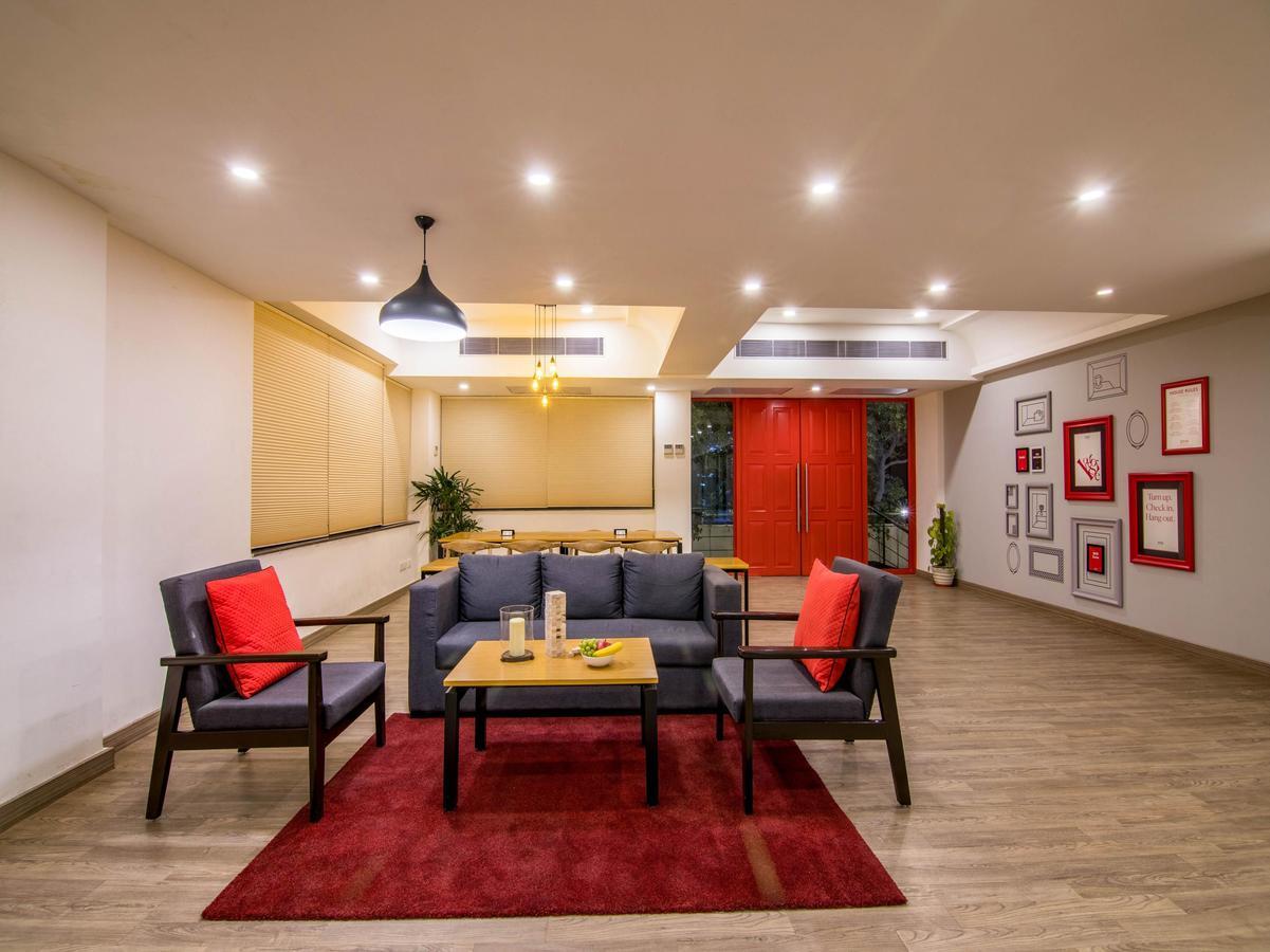 Oyo Townhouse 028 Corporate Suite نويدا المظهر الخارجي الصورة