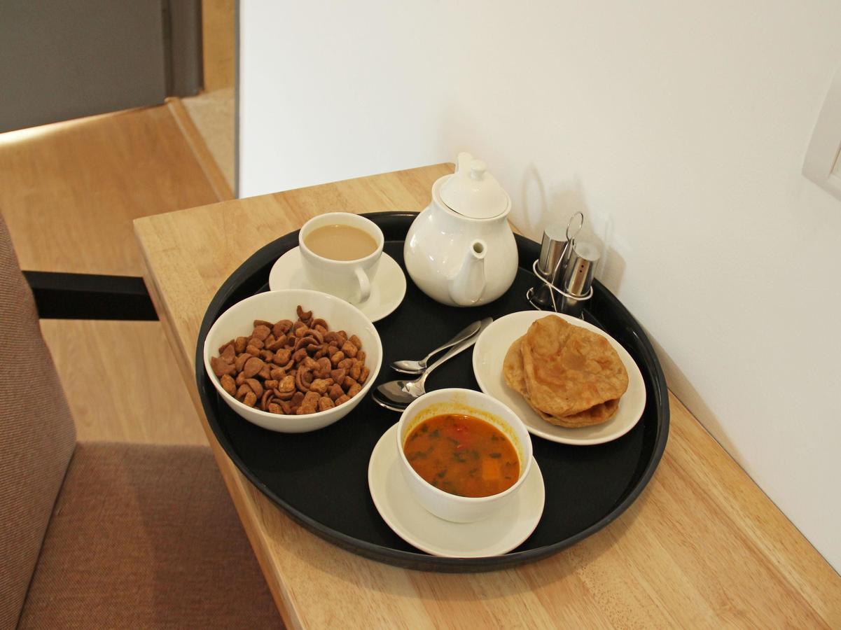 Oyo Townhouse 028 Corporate Suite نويدا المظهر الخارجي الصورة
