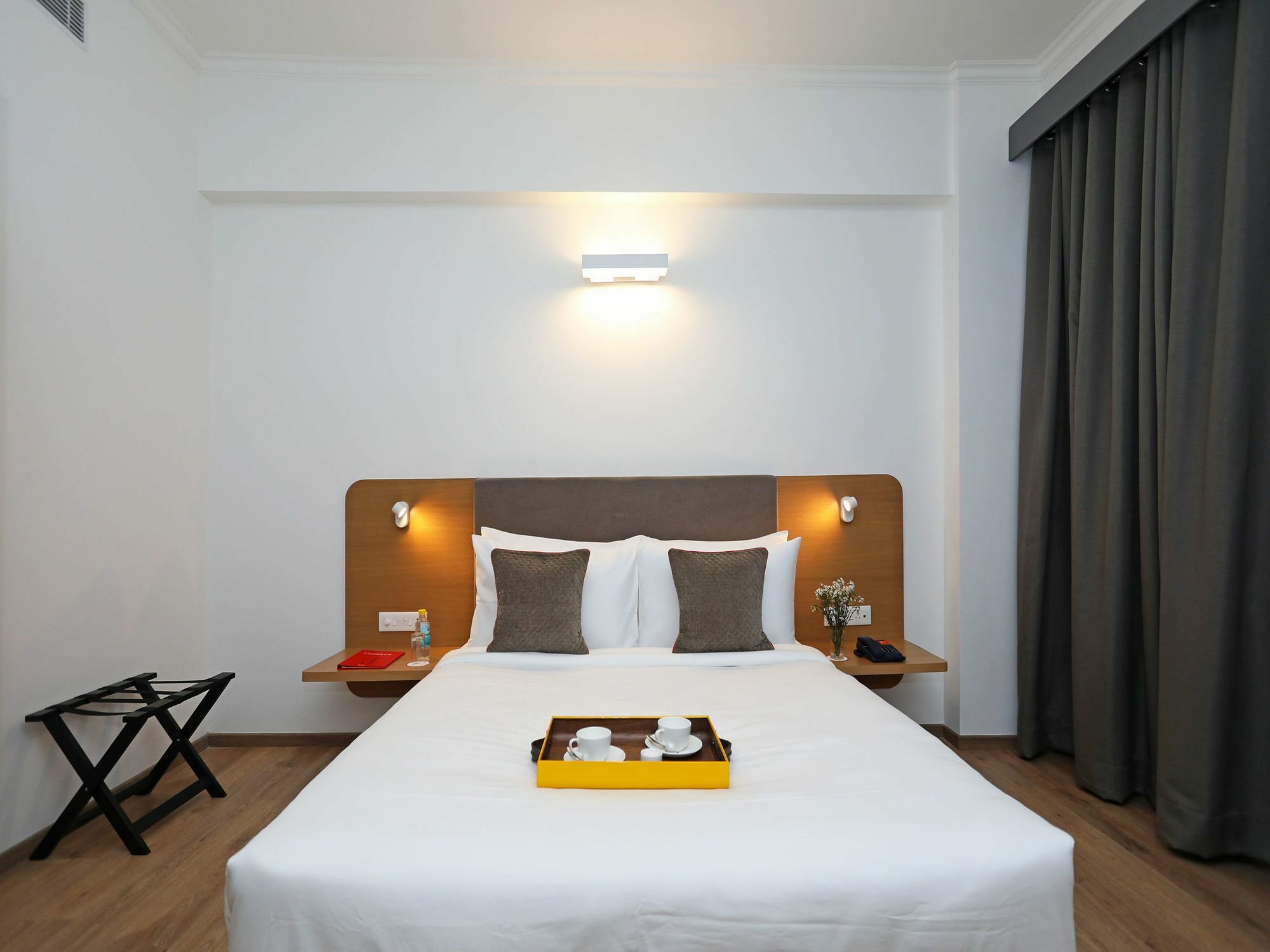 Oyo Townhouse 028 Corporate Suite نويدا المظهر الخارجي الصورة