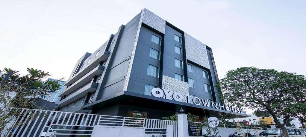 Oyo Townhouse 028 Corporate Suite نويدا المظهر الخارجي الصورة
